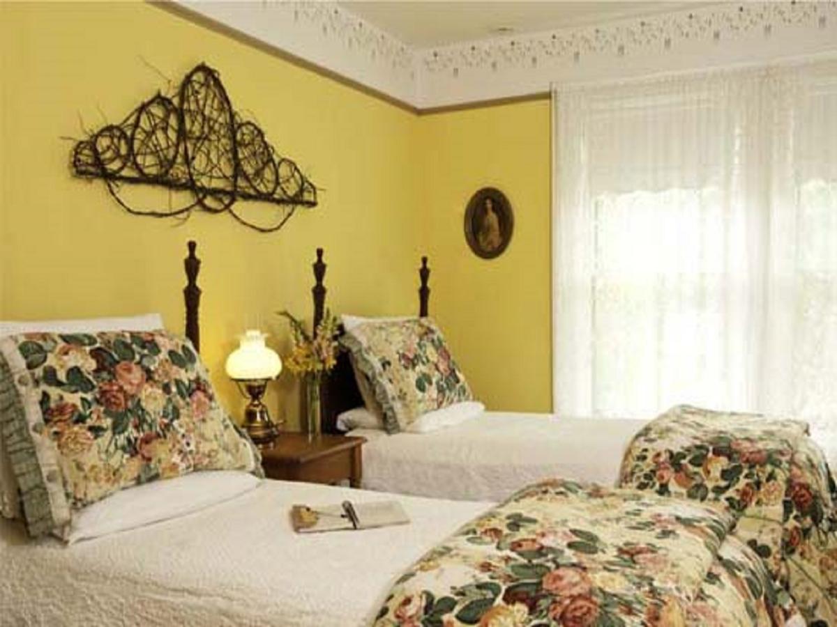 Golden Stage Inn Proctorsville Экстерьер фото